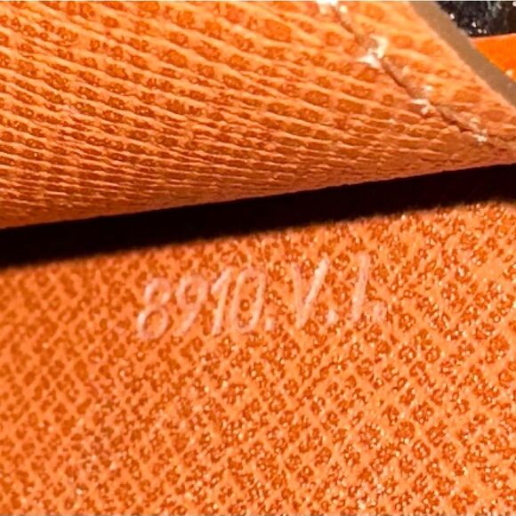 Louis Vuitton Brown Epi Leather Art Deco Clutch Bag - Picture 7 of 16